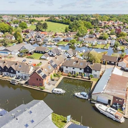 Cottage On The Quay Wroxham Eksteriør billede