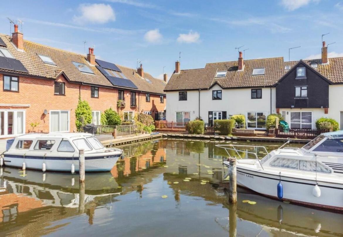 Cottage On The Quay Wroxham Eksteriør billede